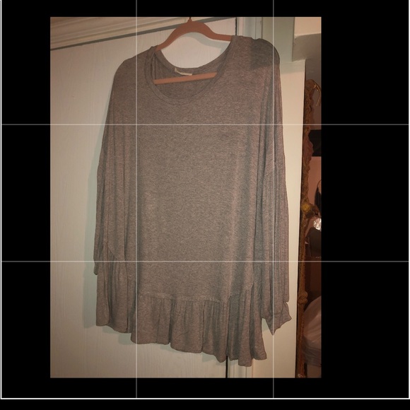 Grey top - Picture 2 of 2